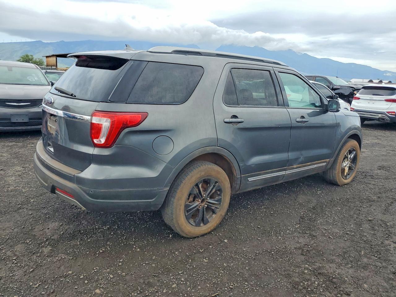 2019 FORD EXPLORER XLT photo 5