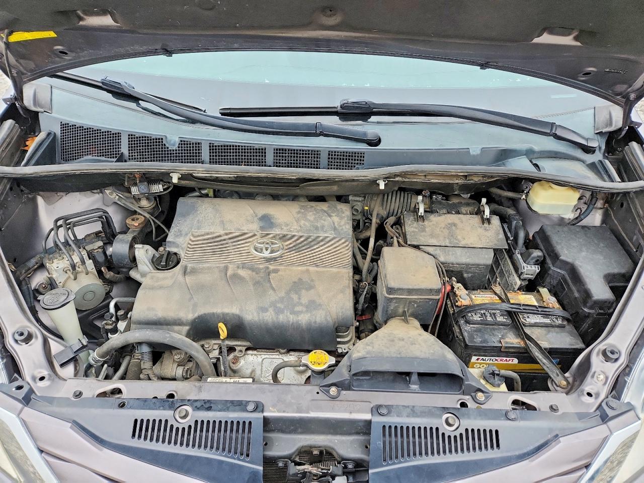 2015 TOYOTA SIENNA LE 8-PASSENGER photo 23
