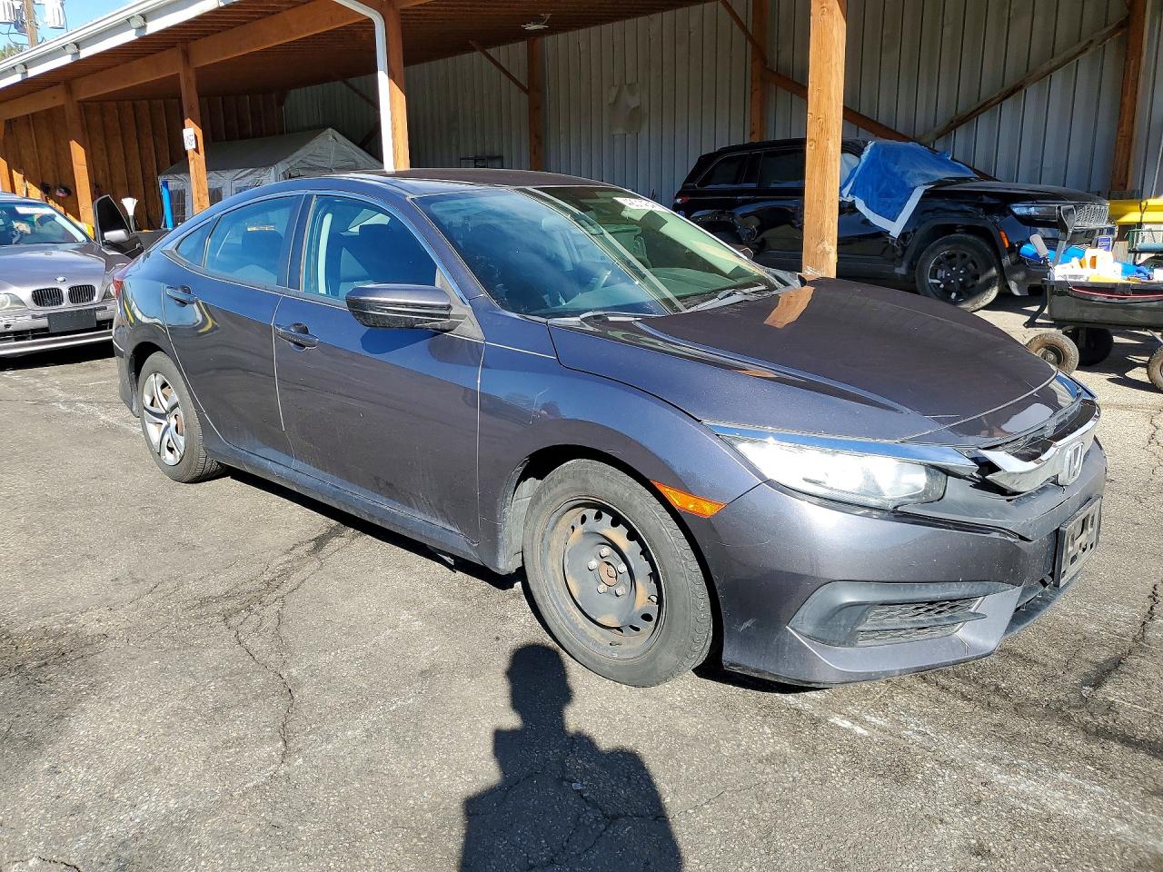 2017 HONDA CIVIC LX photo 4