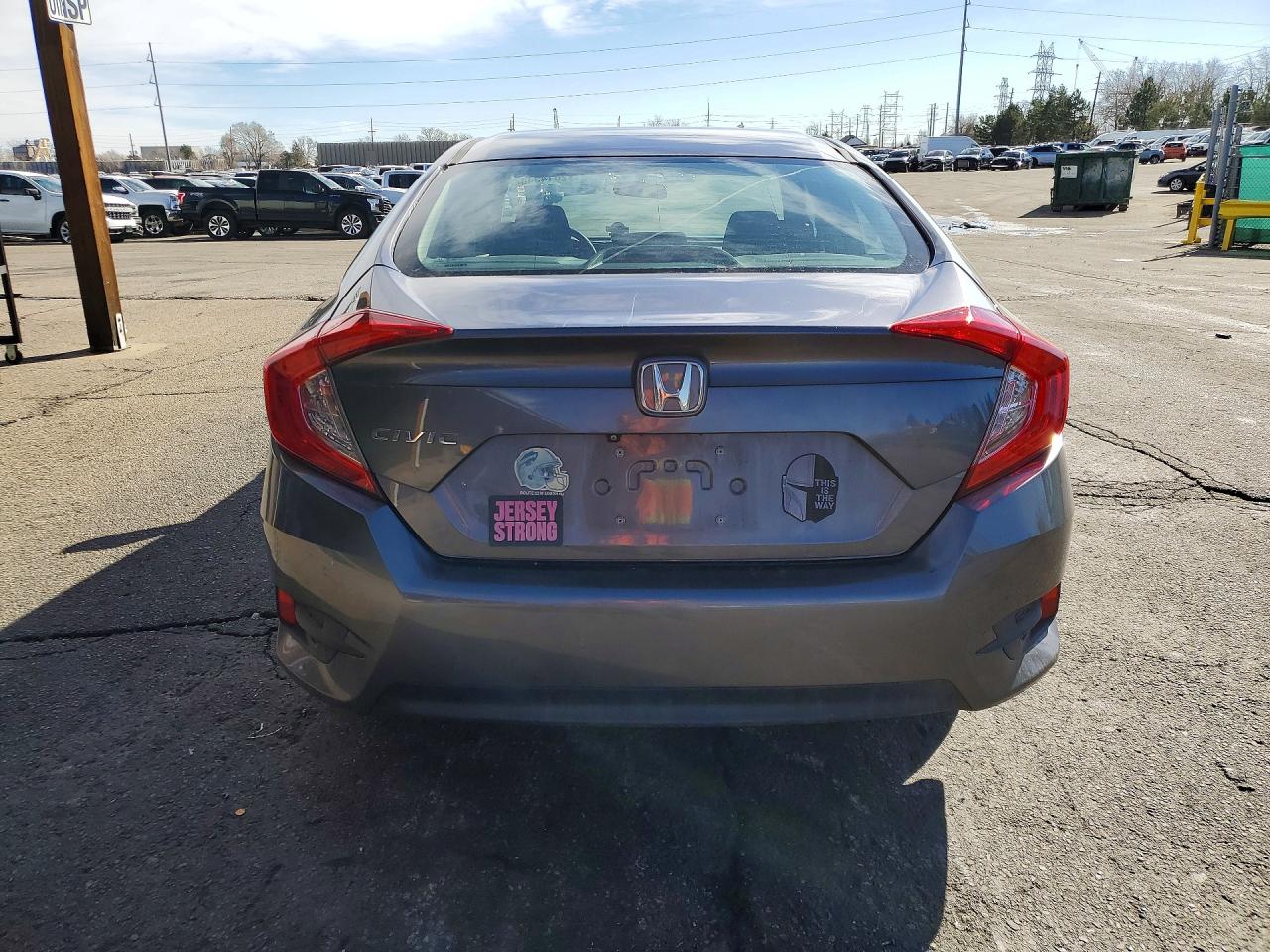 2017 HONDA CIVIC LX photo 6