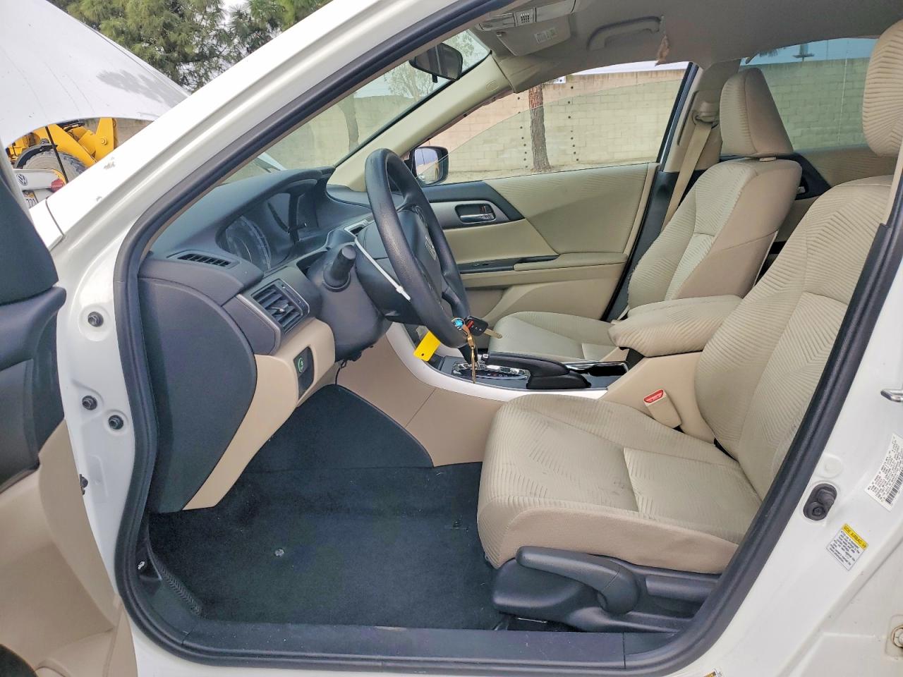 2015 HONDA ACCORD LX photo 7