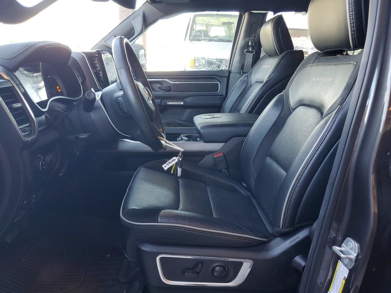 2023 RAM 1500 LARAMIE photo 13