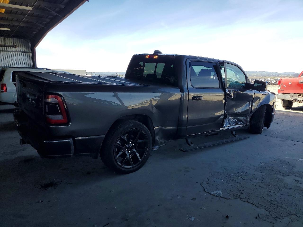 2023 RAM 1500 LARAMIE photo 5
