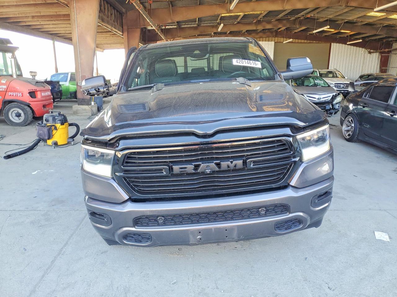 2023 RAM 1500 LARAMIE photo 9