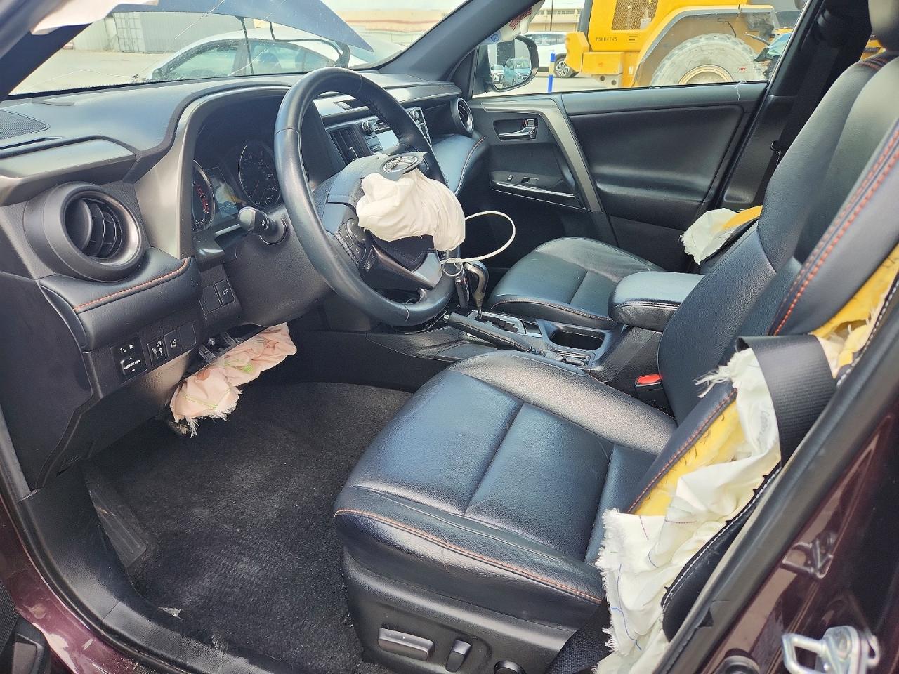2018 TOYOTA RAV4 SE photo 25