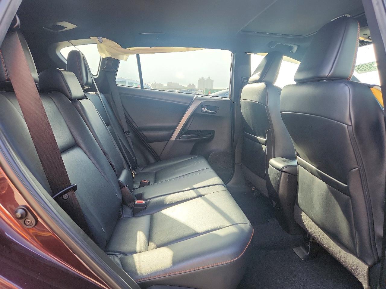 2018 TOYOTA RAV4 SE photo 37
