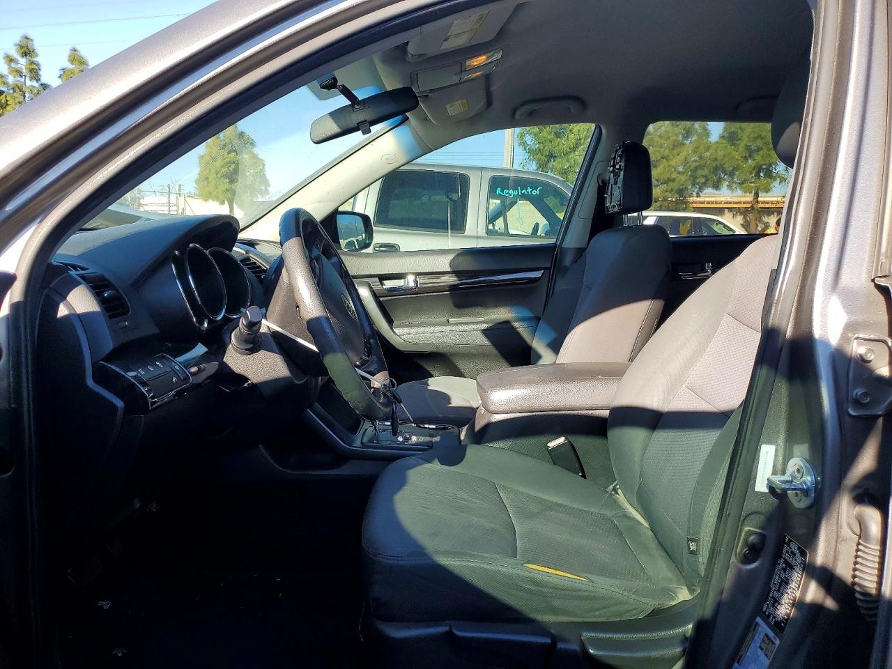 2012 KIA SORENTO LX photo 13