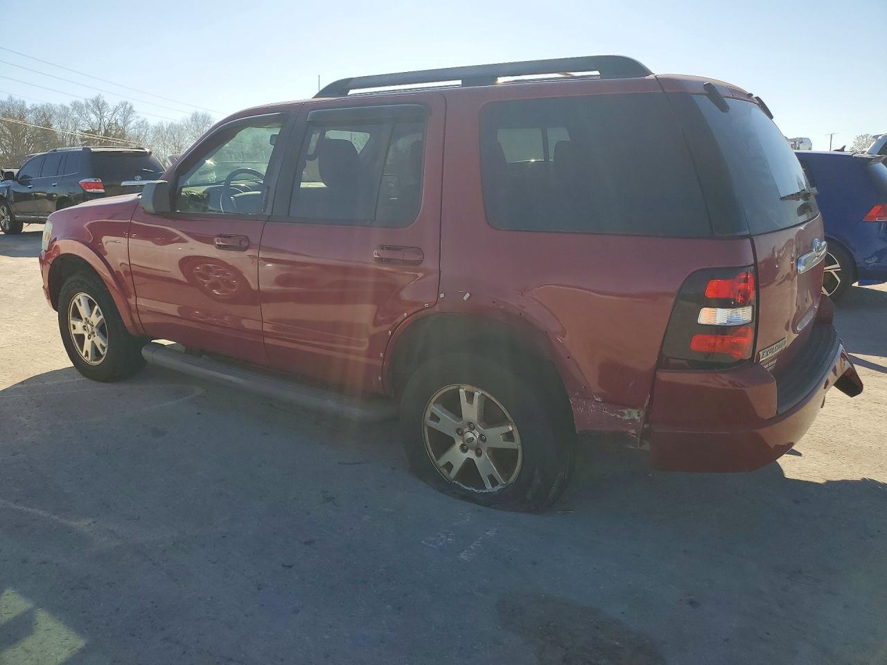 2010 FORD EXPLORER XLT photo 3