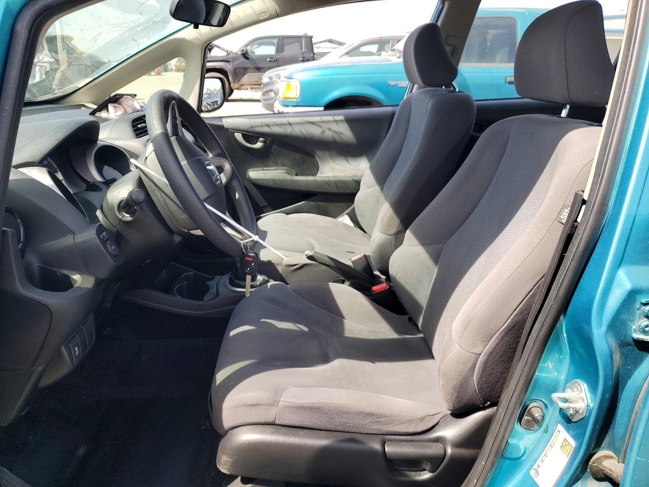 2013 HONDA FIT photo 7