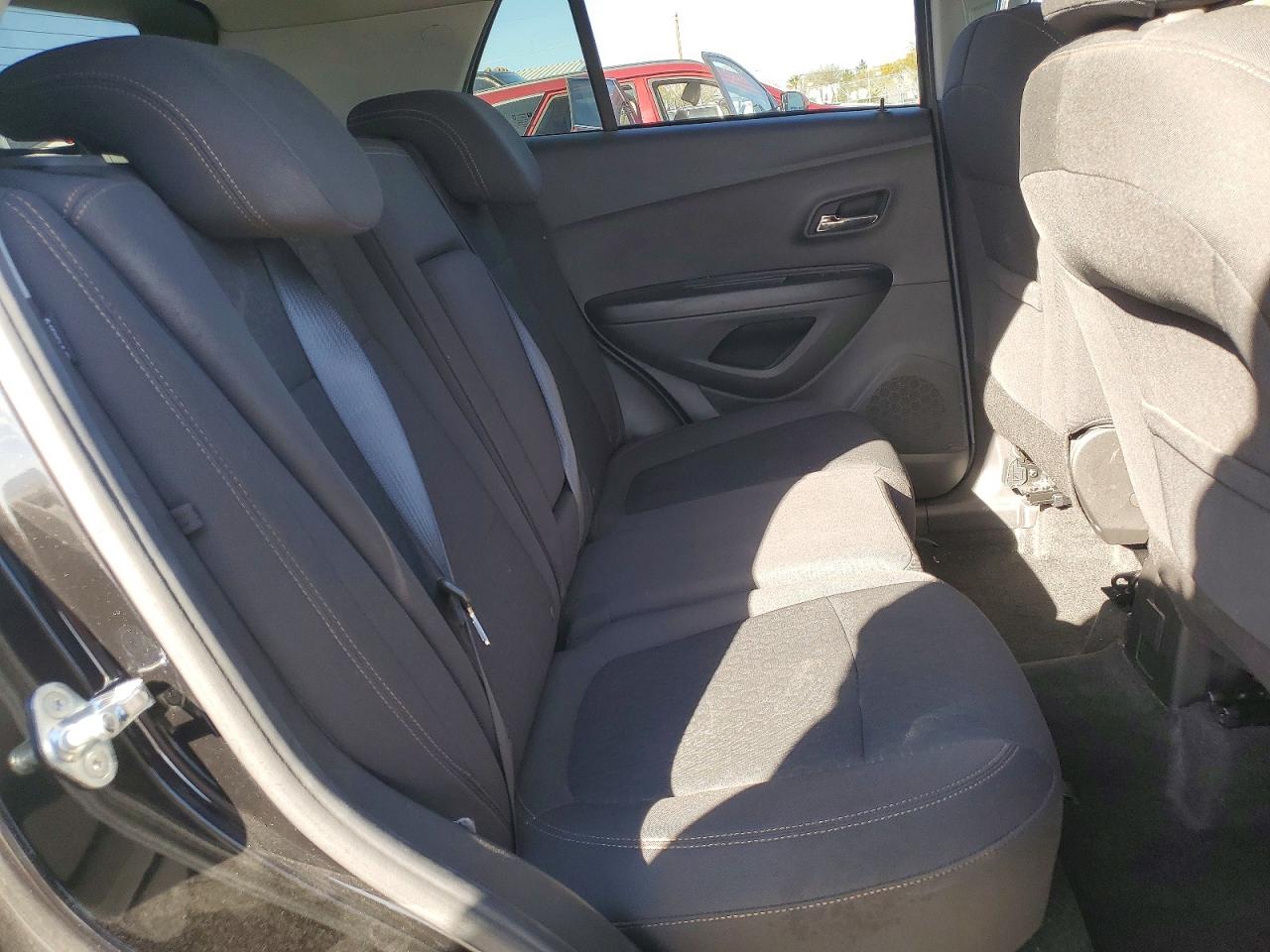 2022 CHEVROLET TRAX LS photo 10