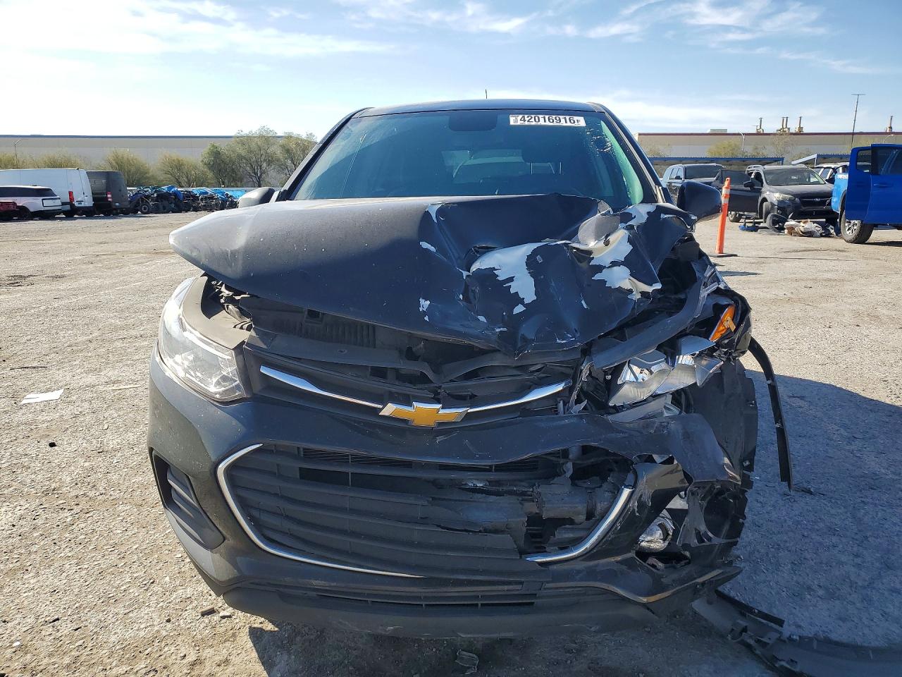 2022 CHEVROLET TRAX LS photo 5