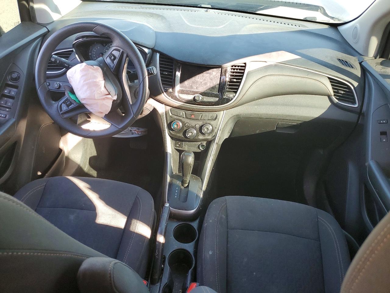 2022 CHEVROLET TRAX LS photo 8