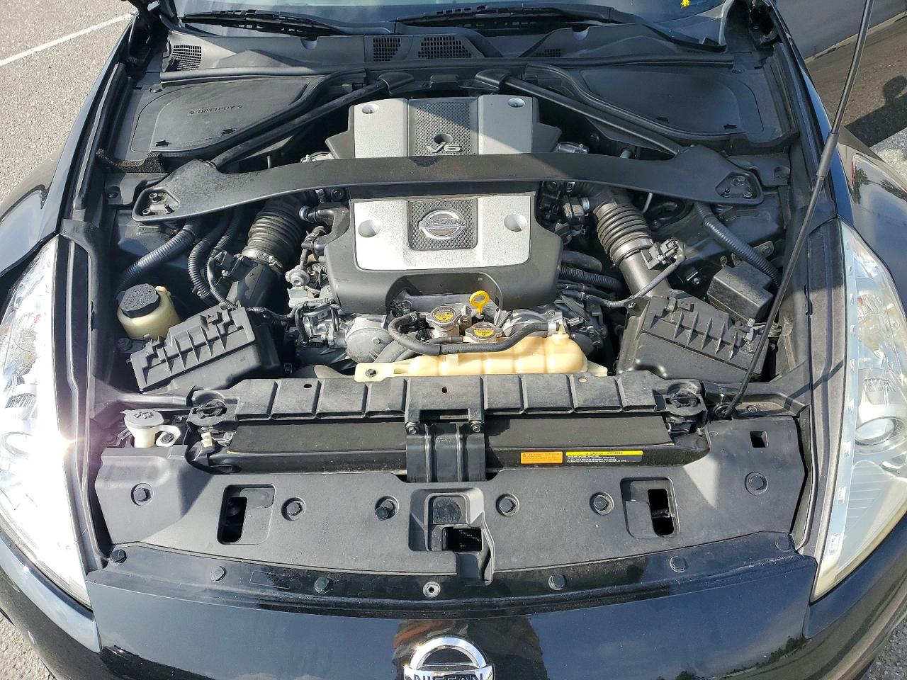 2015 NISSAN 370Z BASE photo 11
