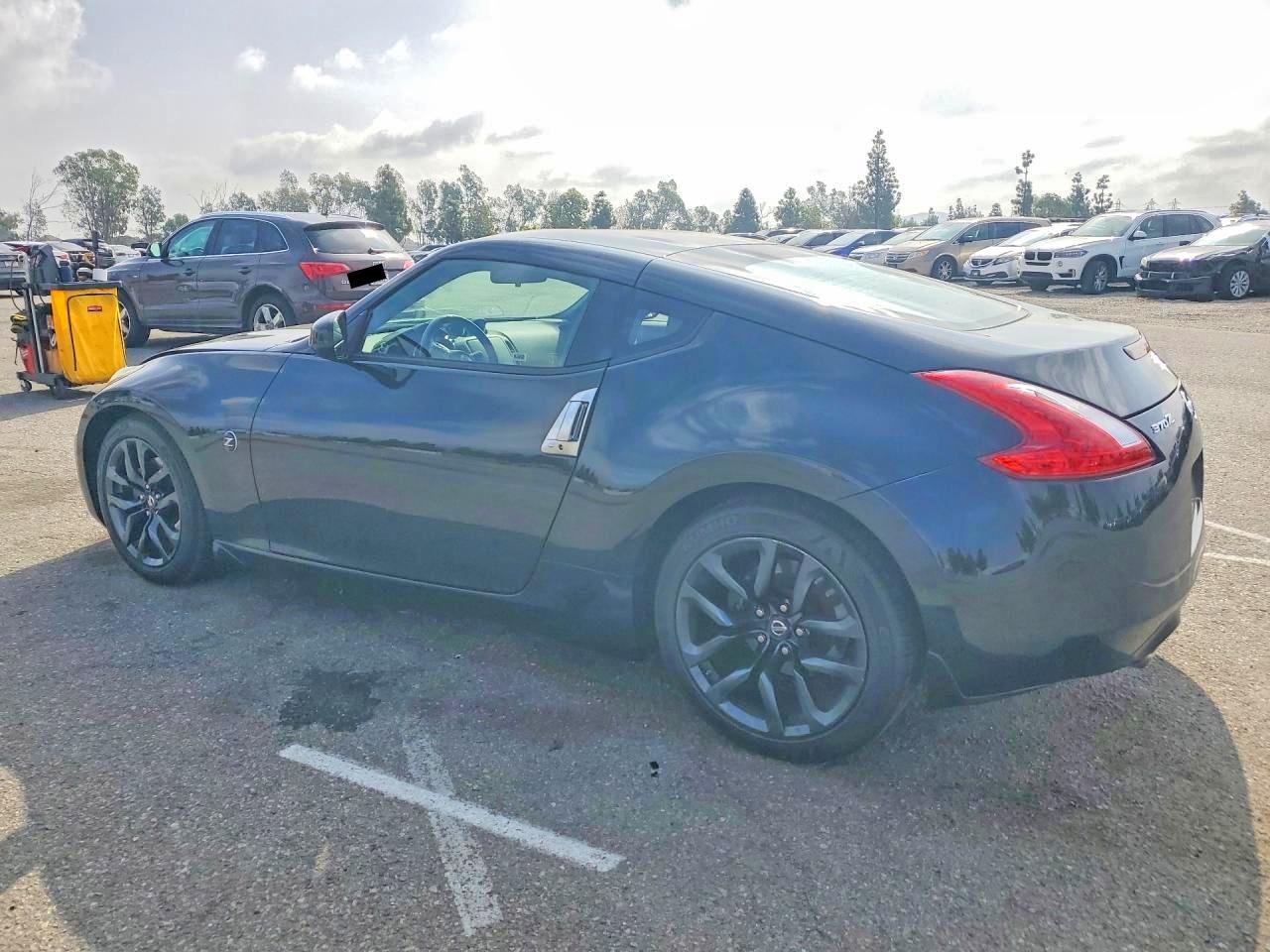 2015 NISSAN 370Z BASE photo 2