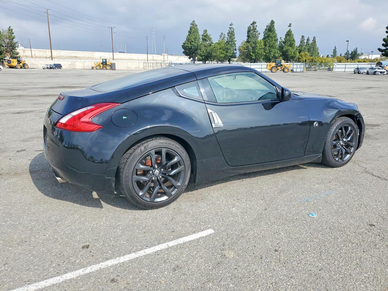 2015 NISSAN 370Z BASE photo 3