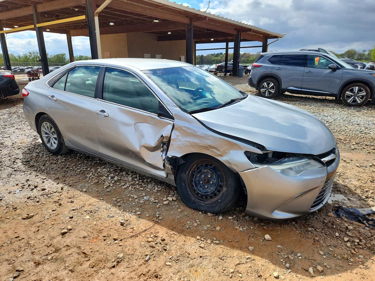 2015 TOYOTA CAMRY LE photo 7