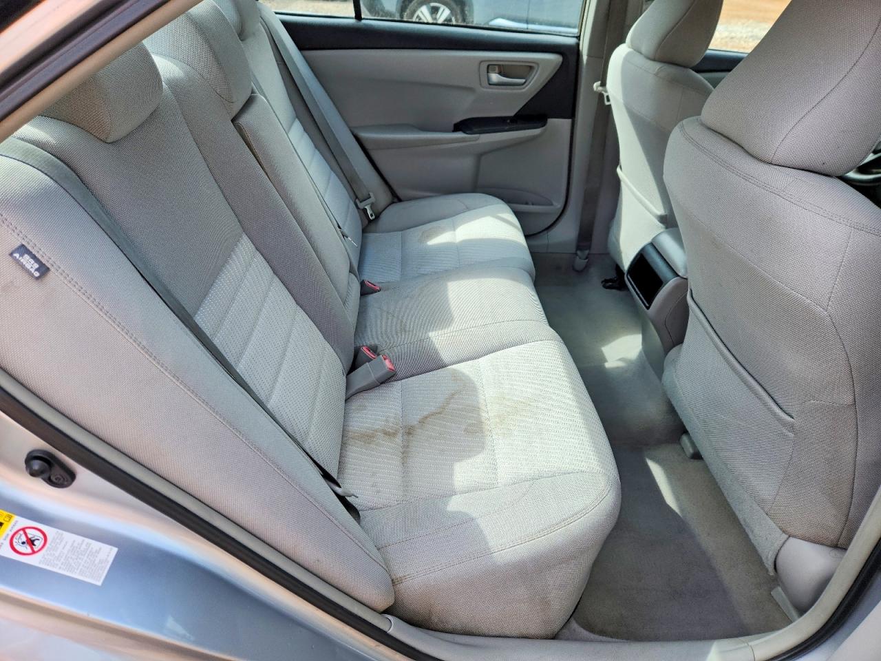 2015 TOYOTA CAMRY LE photo 19