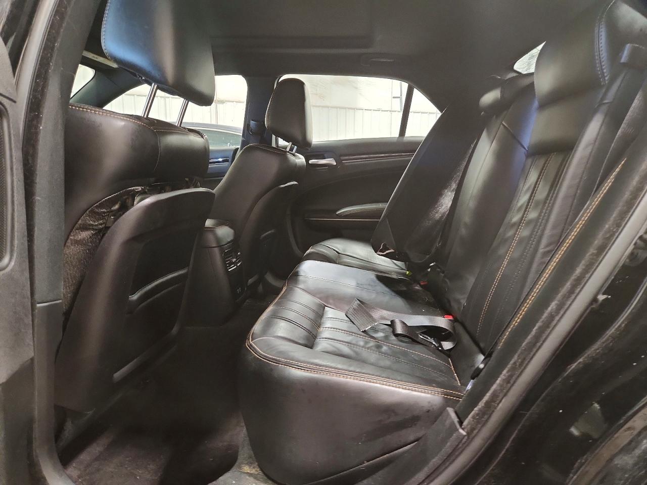 2016 CHRYSLER 300 S photo 19