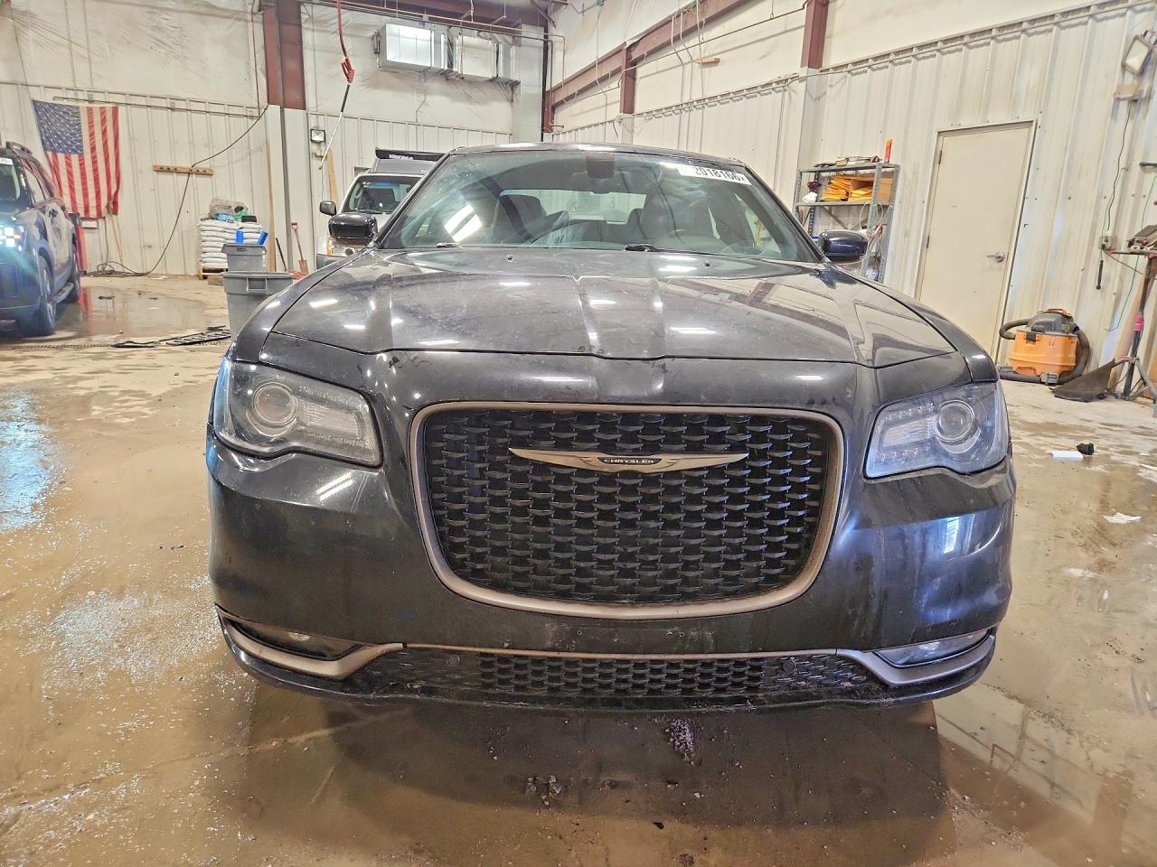 2016 CHRYSLER 300 S photo 9
