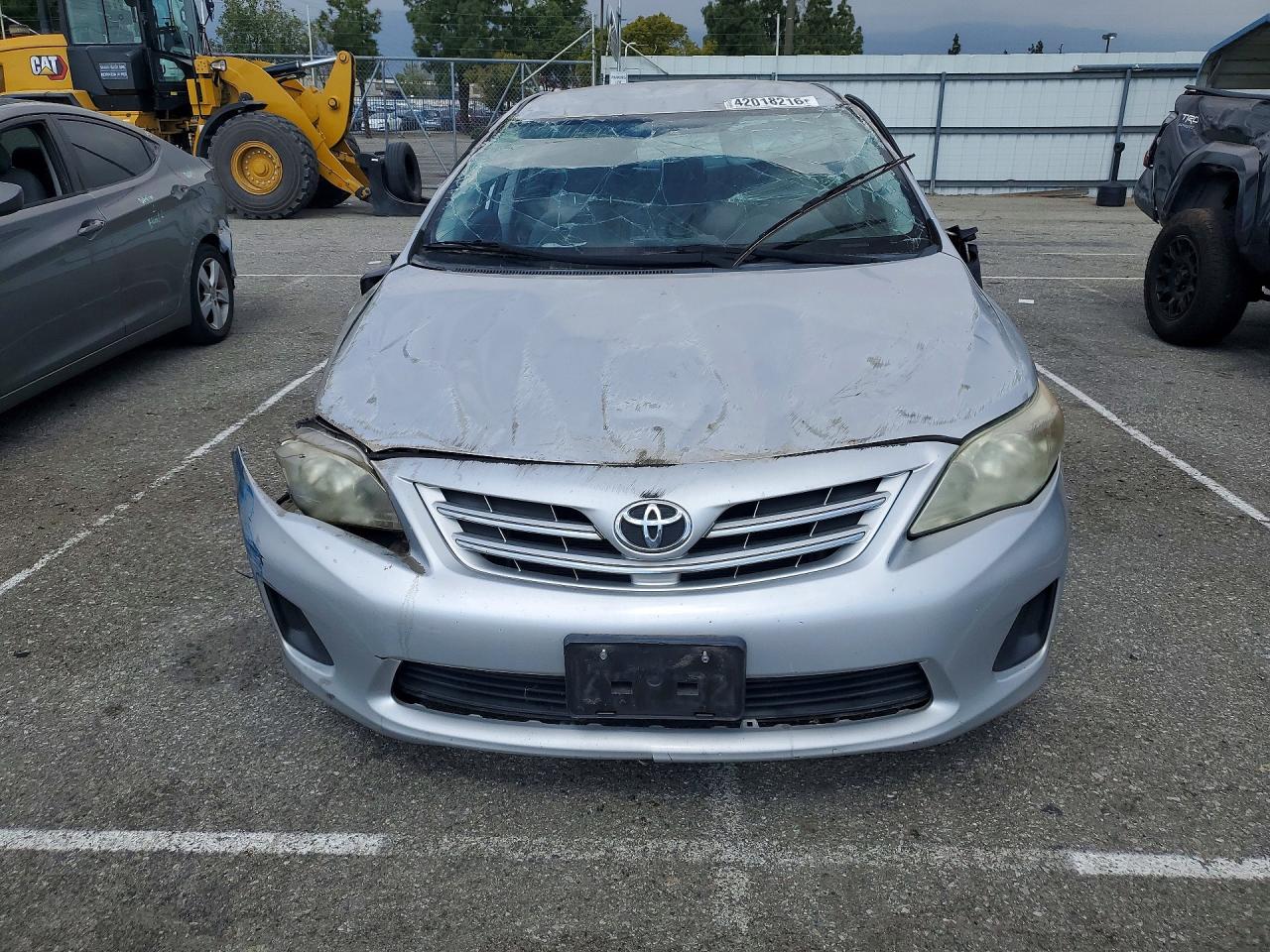 2013 TOYOTA COROLLA LE photo 9