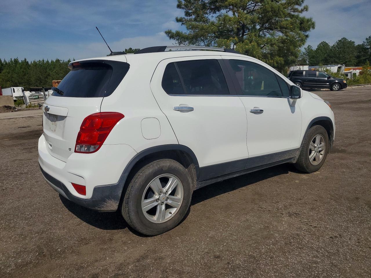 2019 CHEVROLET TRAX 1LT photo 5