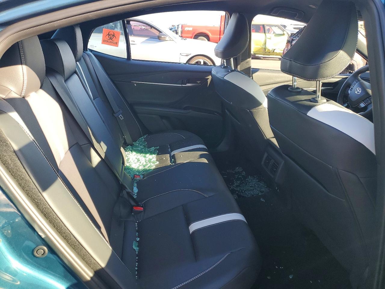 2025 TOYOTA CAMRY SE photo 28