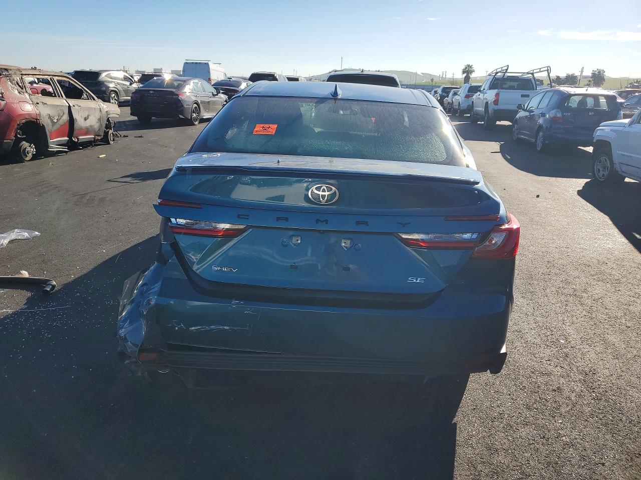 2025 TOYOTA CAMRY SE photo 16