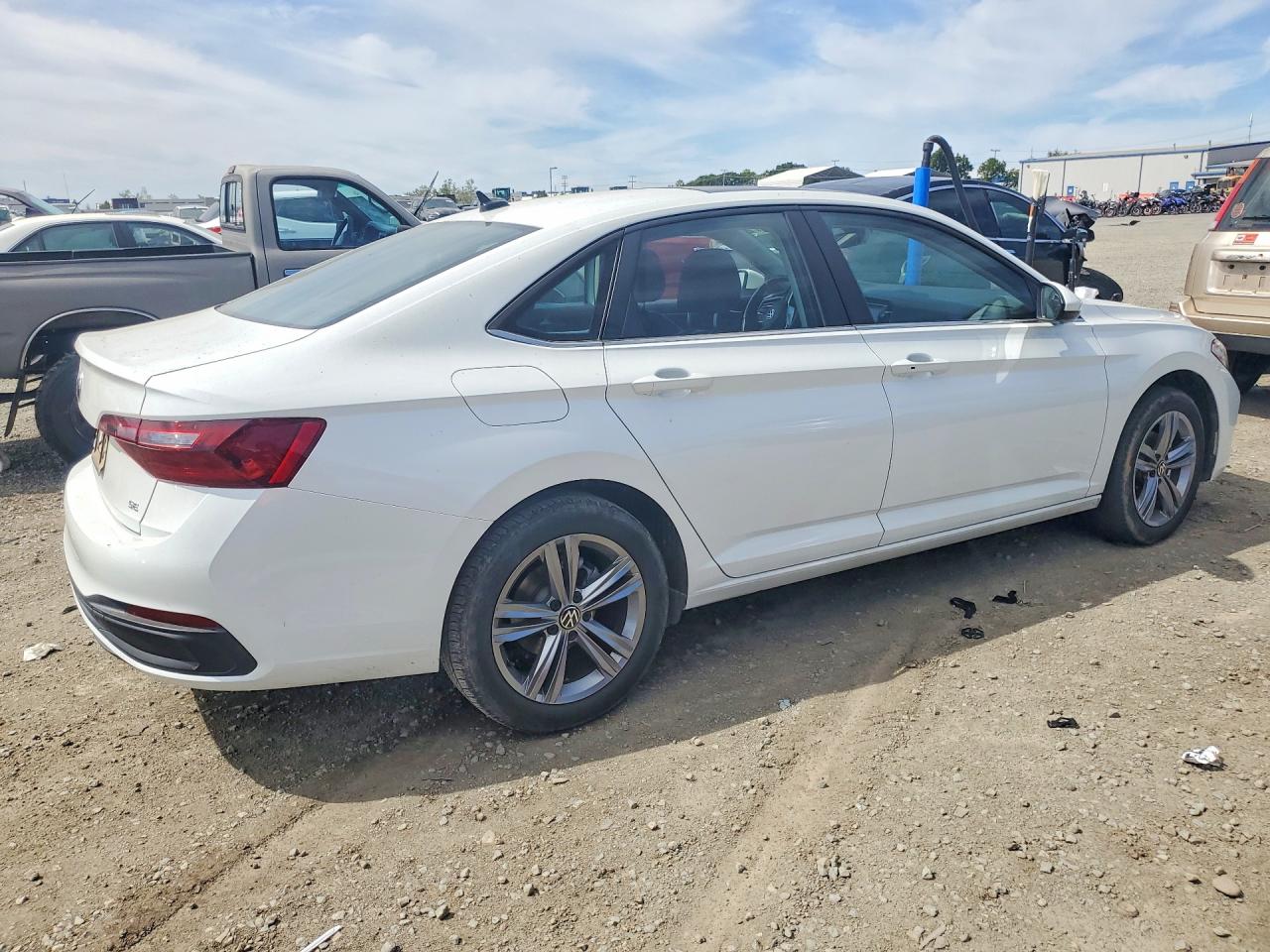 2024 VOLKSWAGEN JETTA SE photo 7