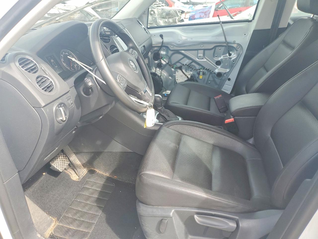 2017 VOLKSWAGEN TIGUAN S photo 13