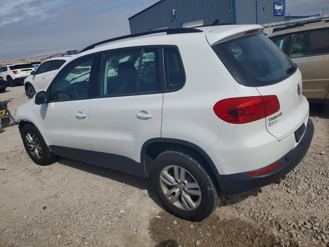 2017 VOLKSWAGEN TIGUAN S photo 3