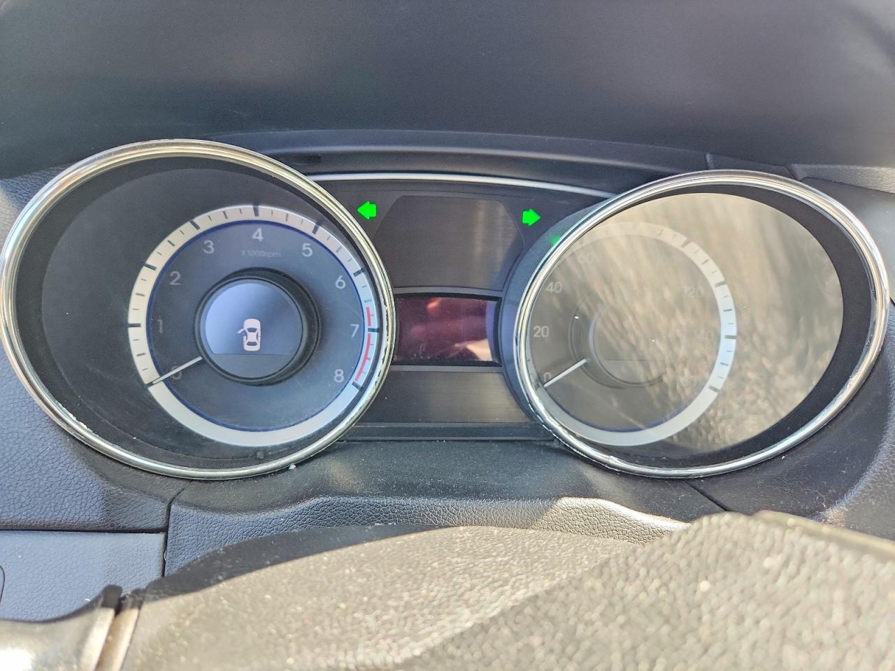 2011 HYUNDAI SONATA GLS photo 17