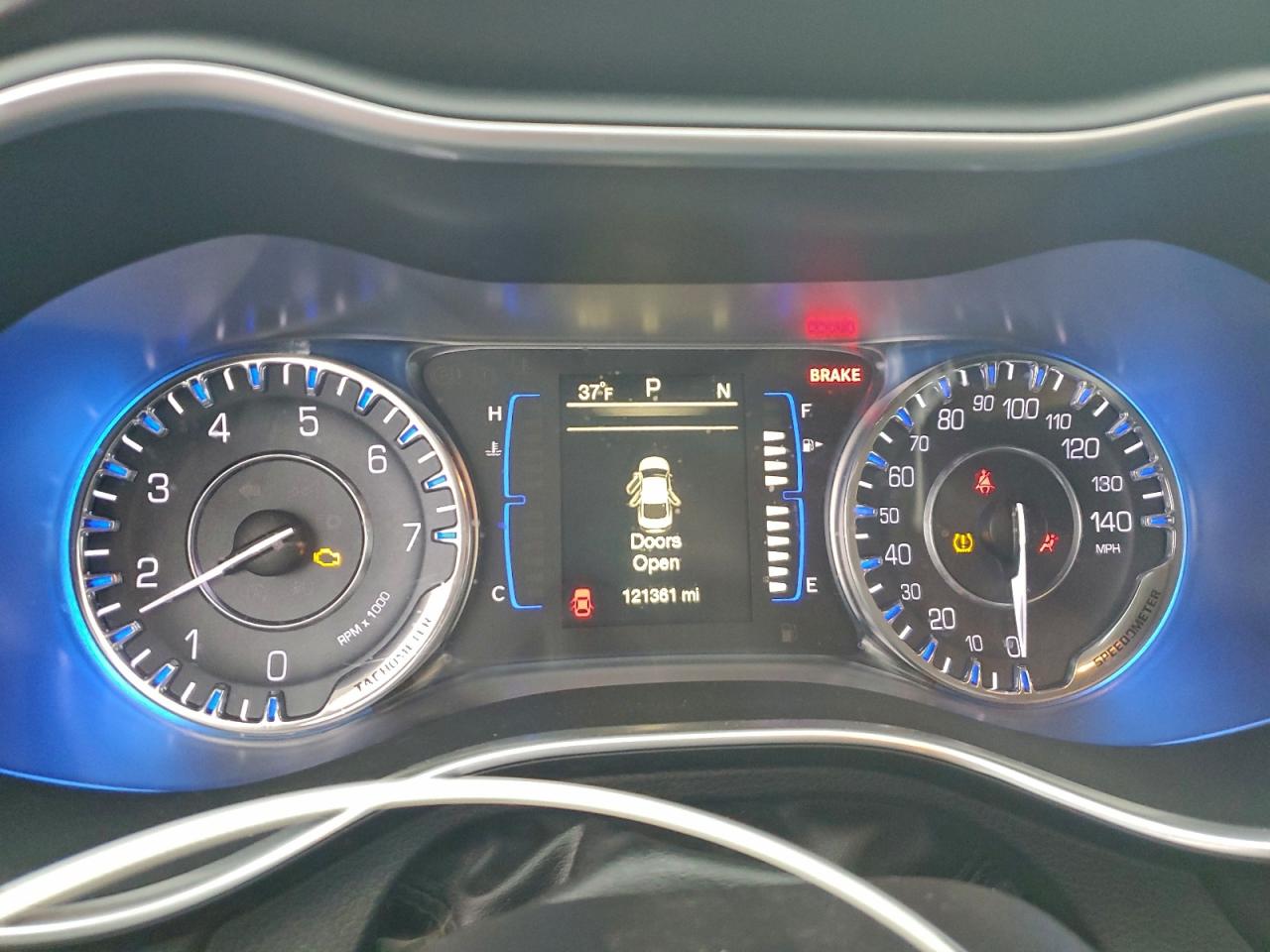 2016 CHRYSLER 200 LIMITED photo 9