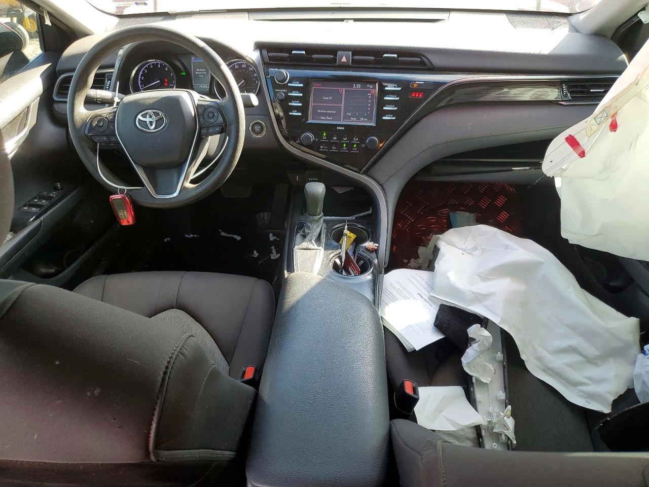 2020 TOYOTA CAMRY LE photo 22