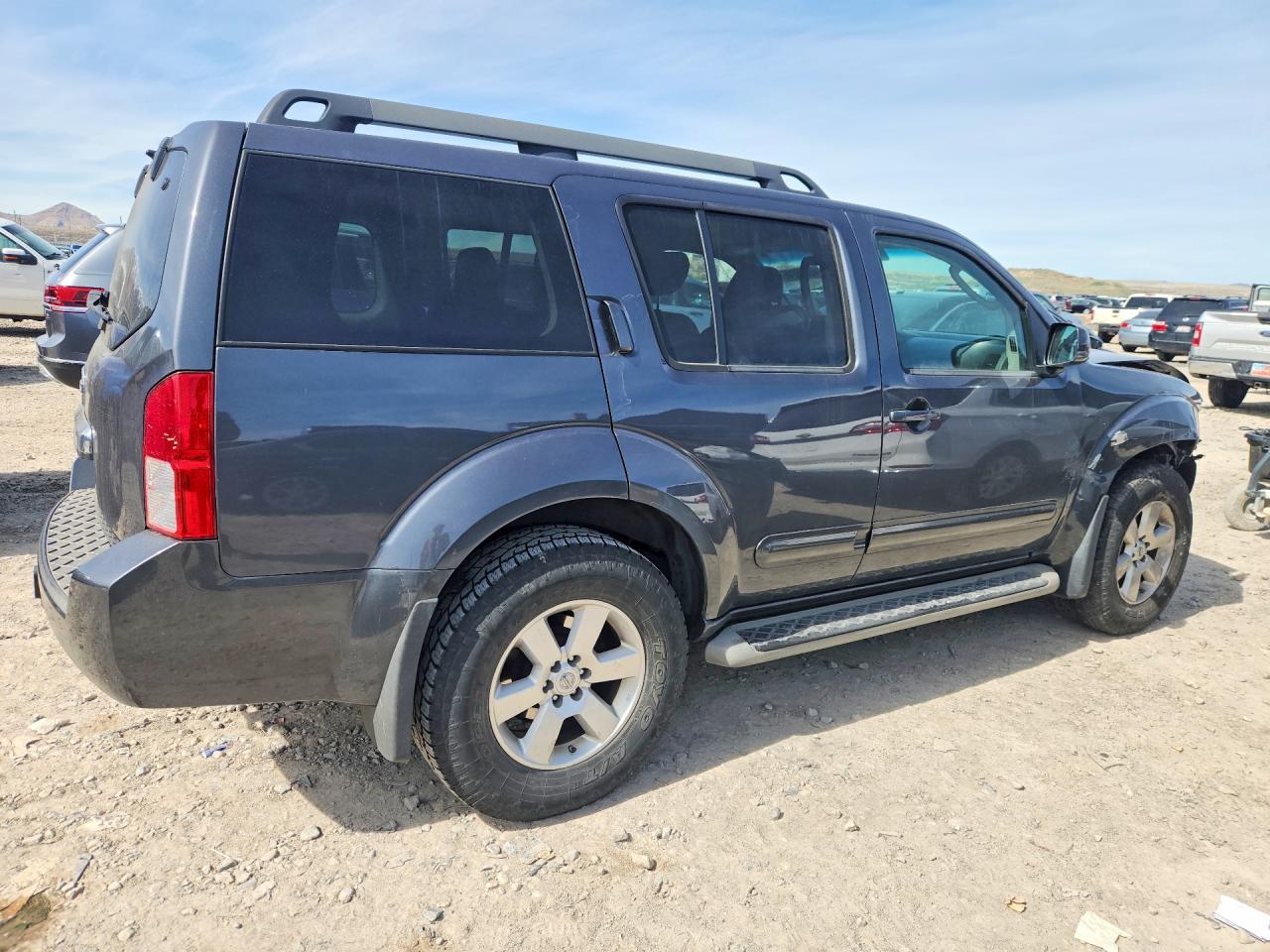 2012 NISSAN PATHFINDER S photo 3