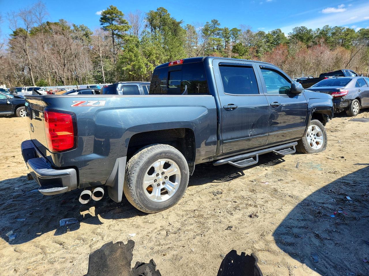 2017 CHEVROLET SILVERADO K1500 LT photo 5