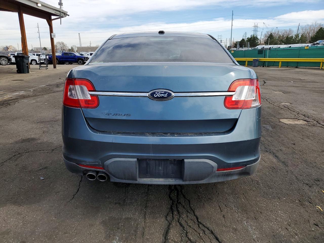 2010 FORD TAURUS SE photo 11