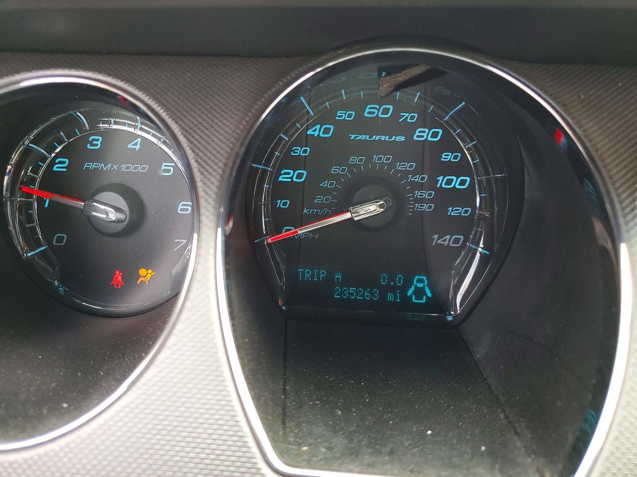 2010 FORD TAURUS SE photo 17