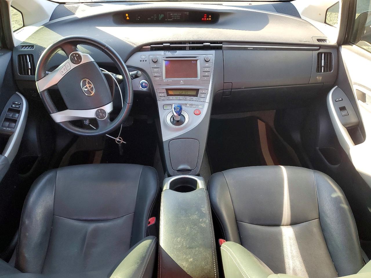 2013 TOYOTA PRIUS FOUR photo 15
