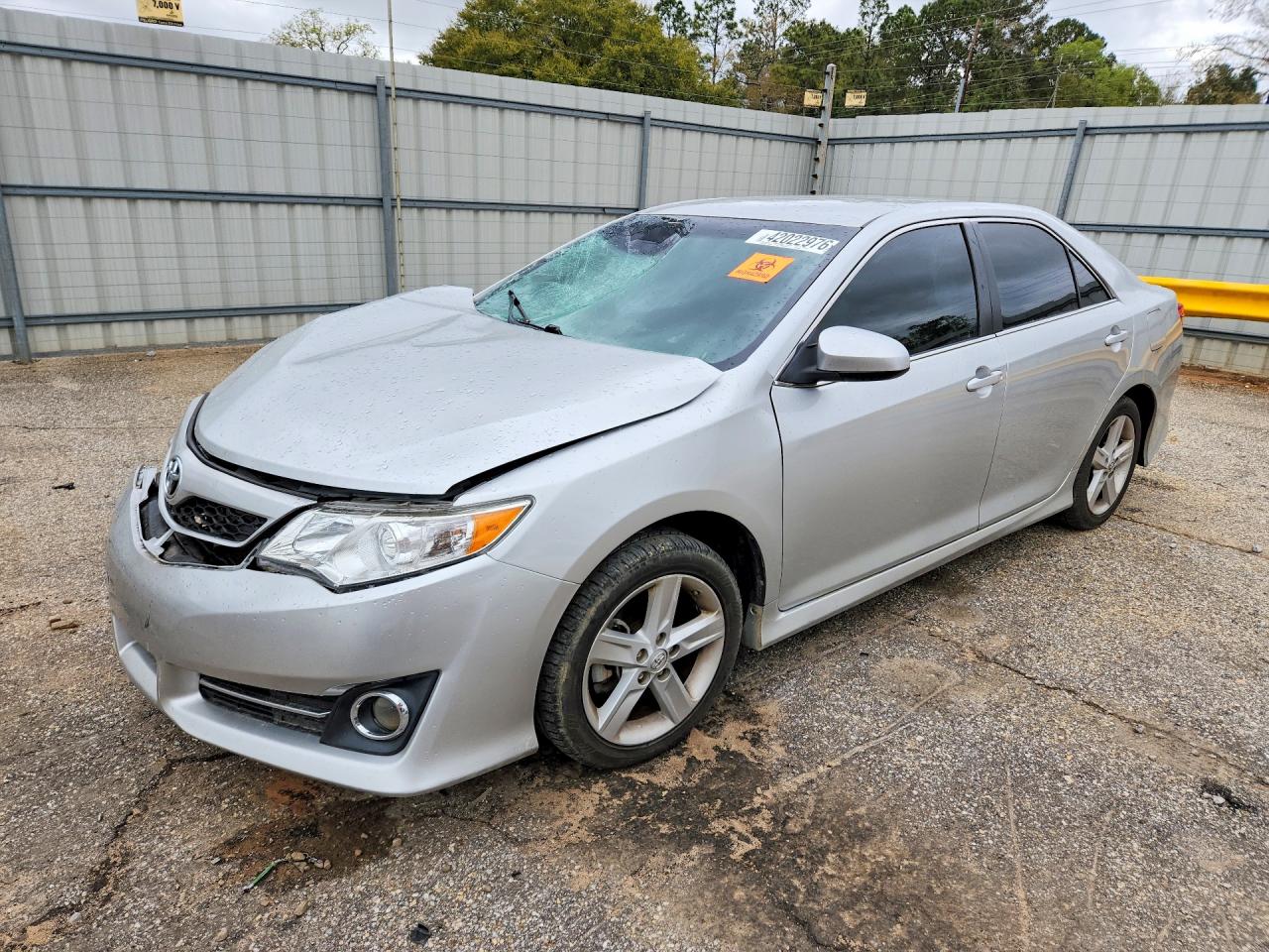 2014 TOYOTA CAMRY