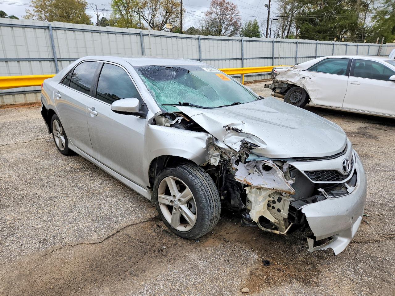 2014 TOYOTA CAMRY SE photo 7