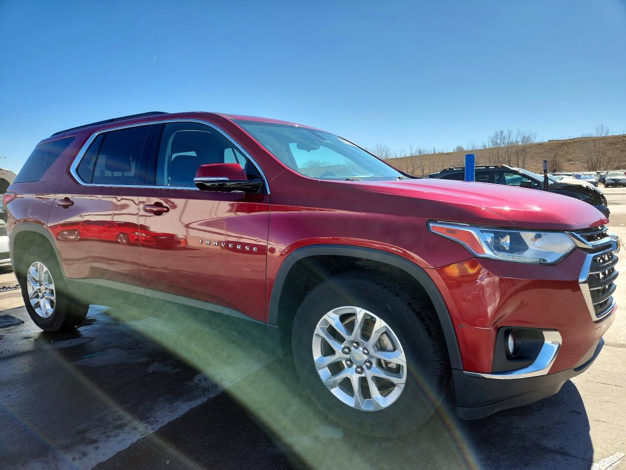 2019 CHEVROLET TRAVERSE LT photo 4