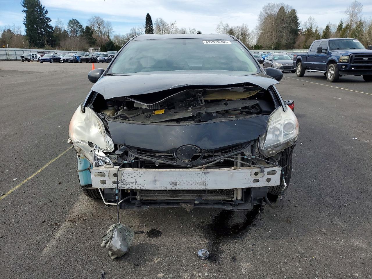 2014 TOYOTA PRIUS THREE photo 9