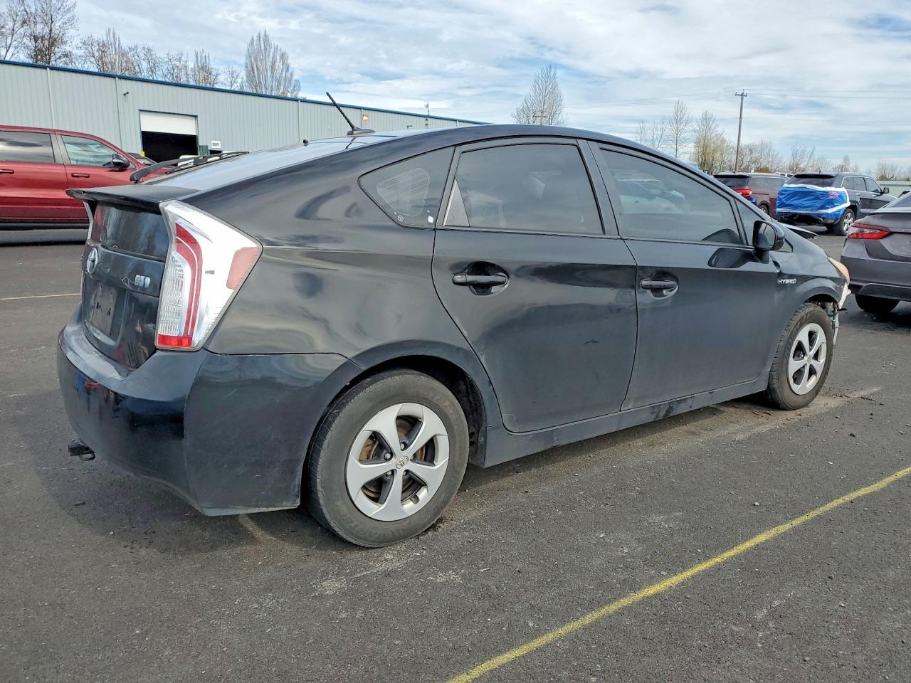 2014 TOYOTA PRIUS THREE photo 5