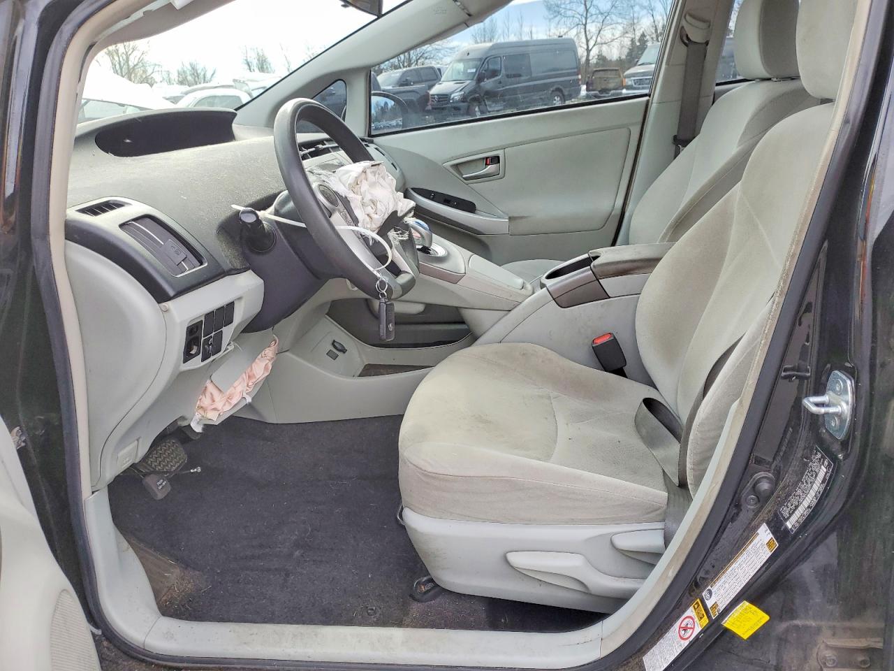 2014 TOYOTA PRIUS THREE photo 13