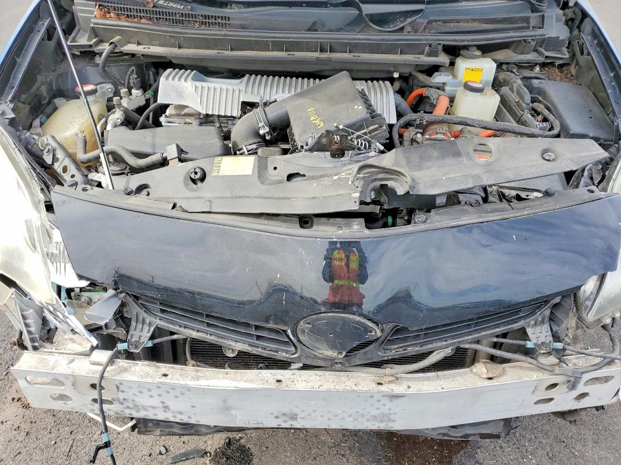 2014 TOYOTA PRIUS THREE photo 21
