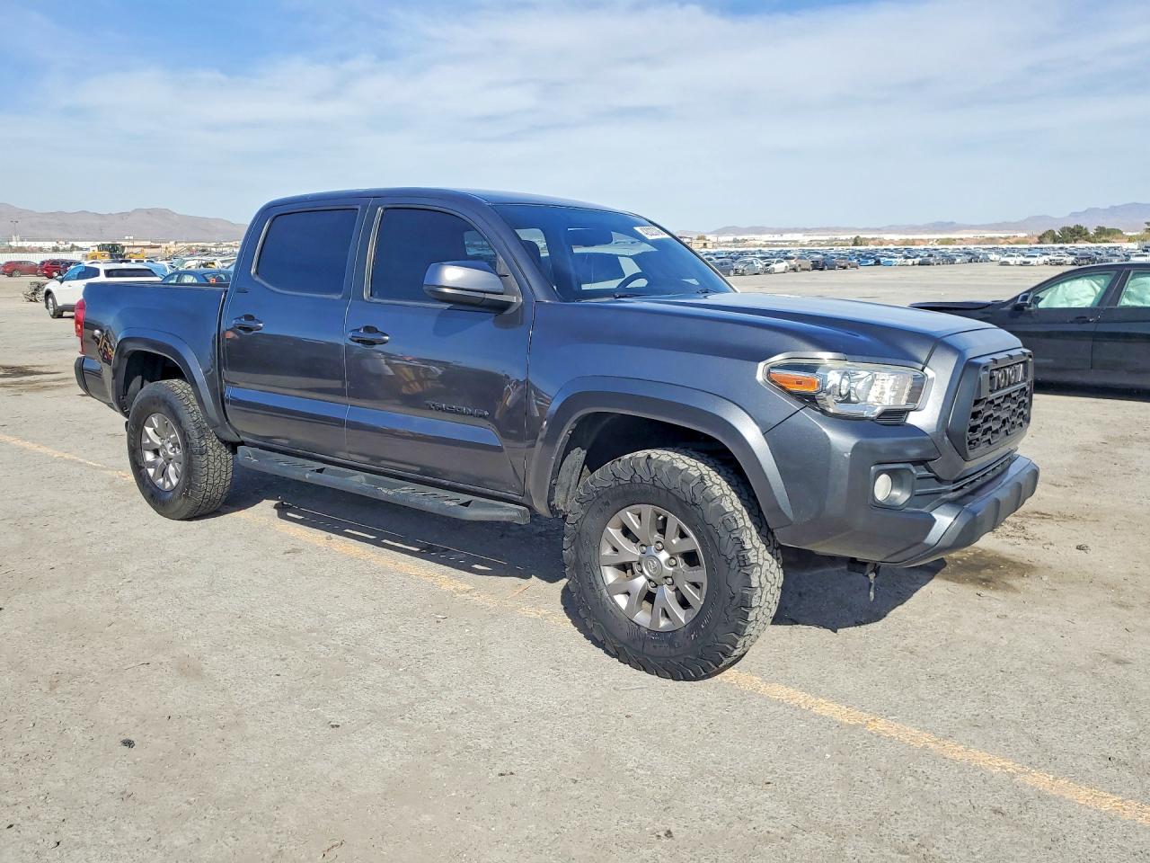 2017 TOYOTA TACOMA SR5 V6 photo 4