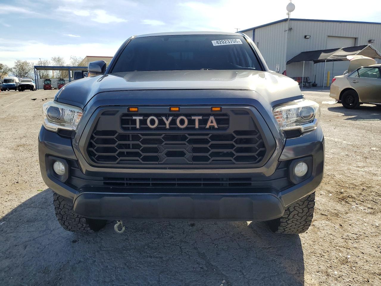 2017 TOYOTA TACOMA SR5 V6 photo 5
