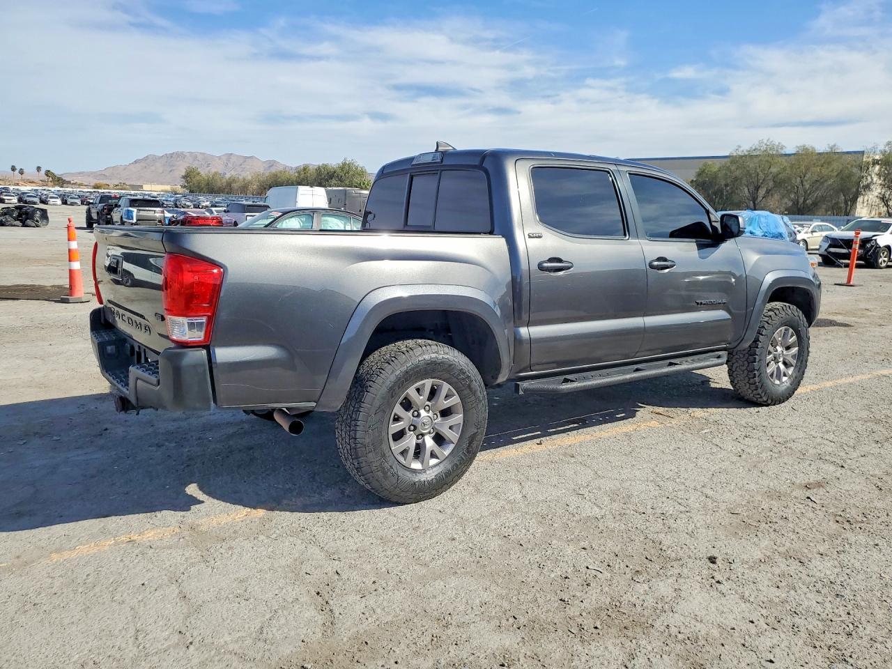 2017 TOYOTA TACOMA SR5 V6 photo 3
