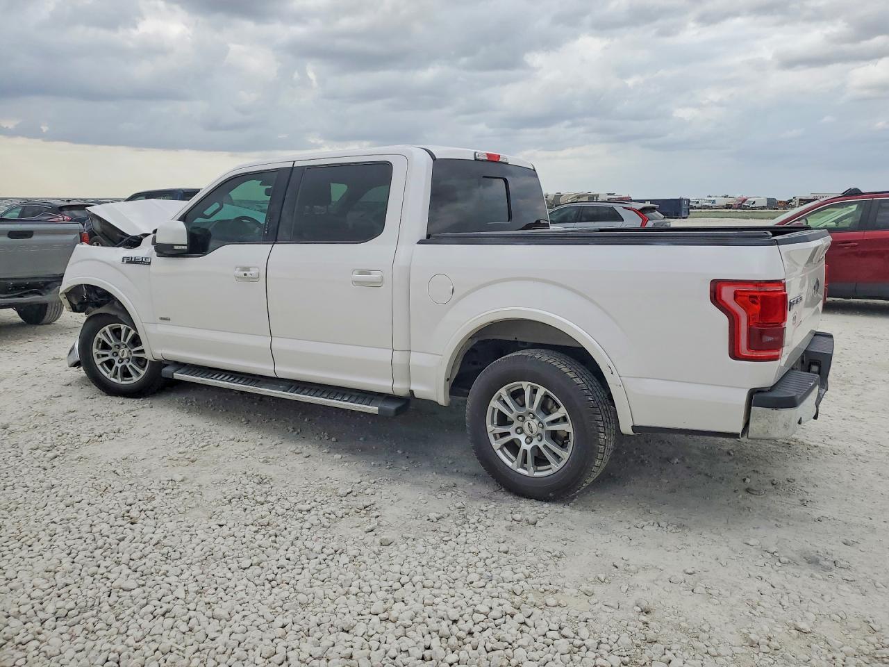 2015 FORD F150 SUPERCREW photo 2