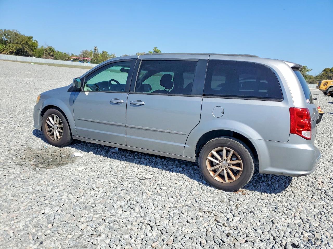 2013 DODGE GRAND CARAVAN SXT photo 4